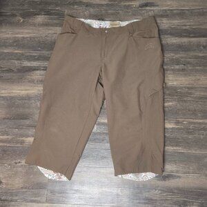 Redington Women's Brown Cargo Fishing Capris Size L Lightweight Outdoor Shorts